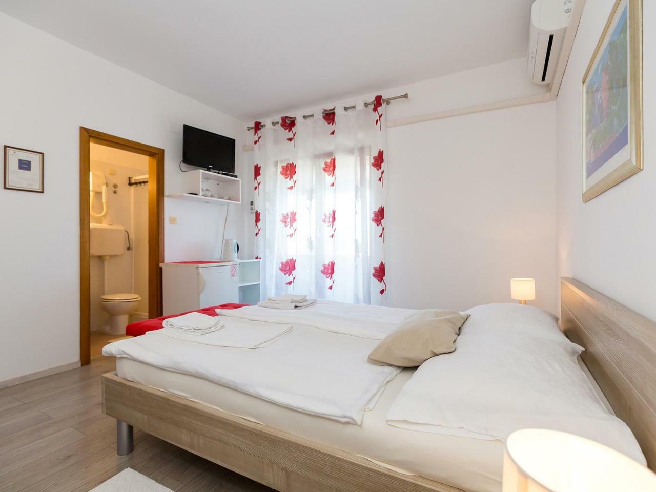 Ulika Rooms & Apartments Пореч Экстерьер фото