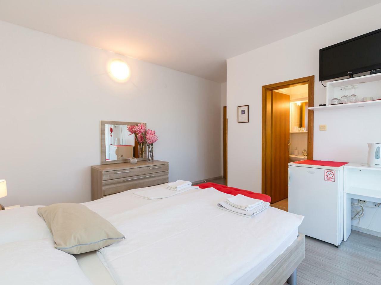 Ulika Rooms & Apartments Пореч Экстерьер фото